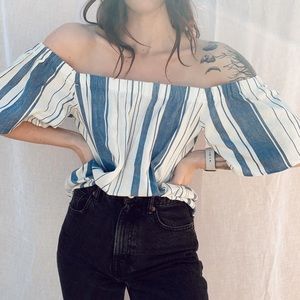 Cropped  over the shoulder shirt